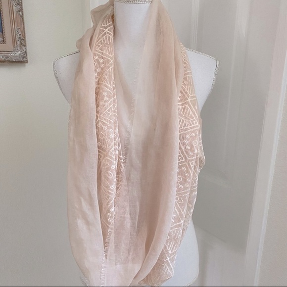 NWT Pac Sun Infinity Scarf Raw Edge Embroidered Panel Pink Beige  B10 - Picture 3 of 7